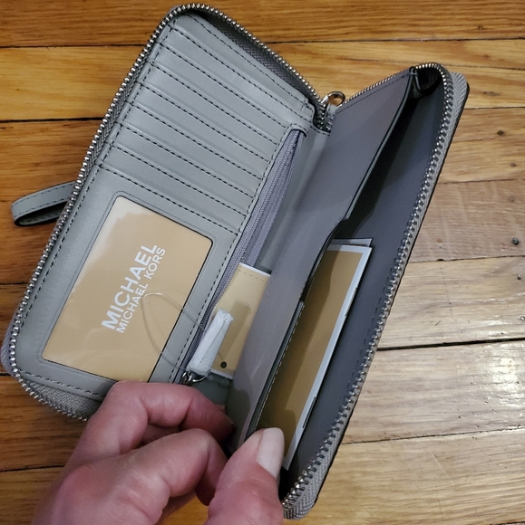 NWT MK wristlet - Picture 5 of 7